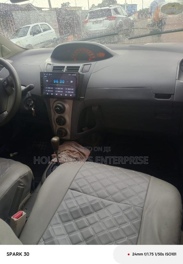 Toyota Vitz 1.3 AWD 5dr 2010 Blue