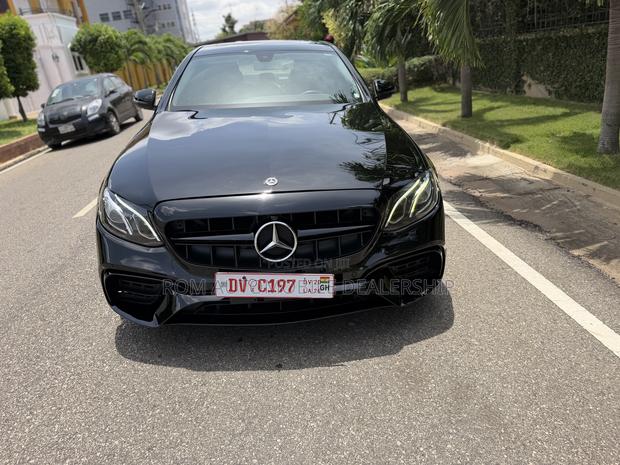 Mercedes-Benz E300 2018 Black