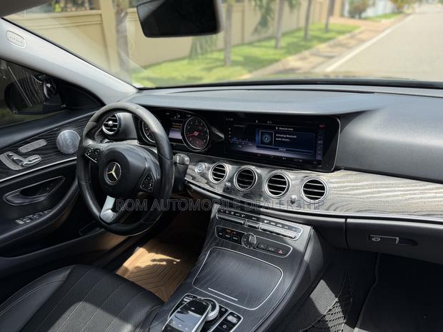Mercedes-Benz E300 2018 Black