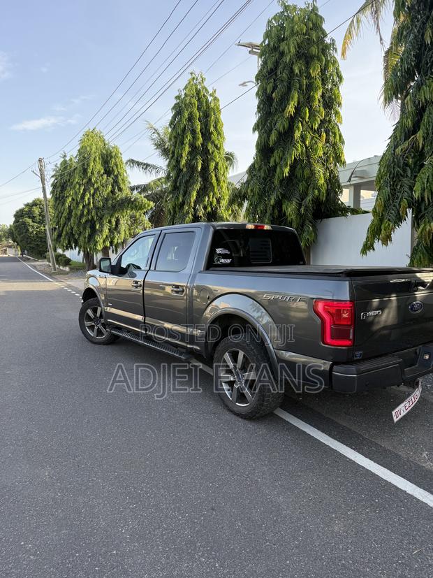 Ford F-150 XLT 4x2 SuperCab Styleside 6.5 ft. box 145 in. WB 2016 Gray