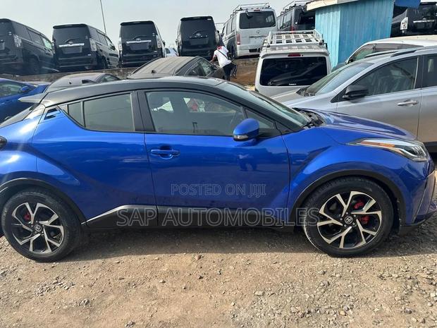 Toyota C-HR 2022 Blue