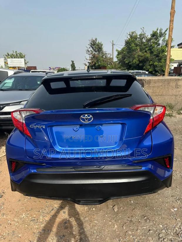 Toyota C-HR 2022 Blue