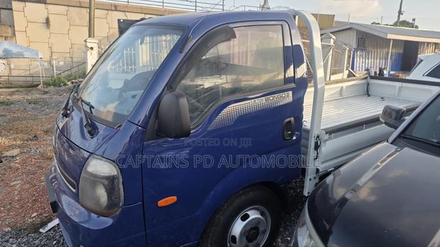 Kia Bongo 2013 Blue