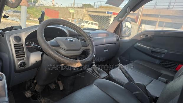 Kia Bongo 2013 Blue