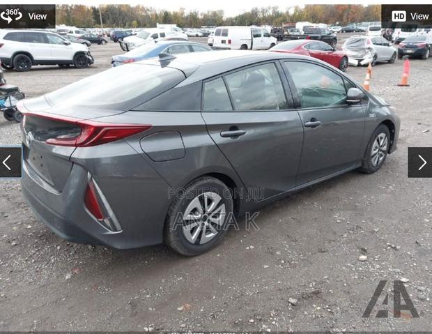 Toyota Prius Two Eco 2017 Gray