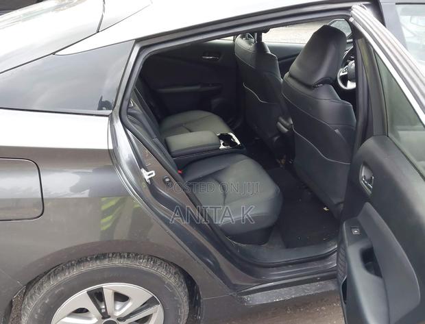 Toyota Prius Two Eco 2017 Gray