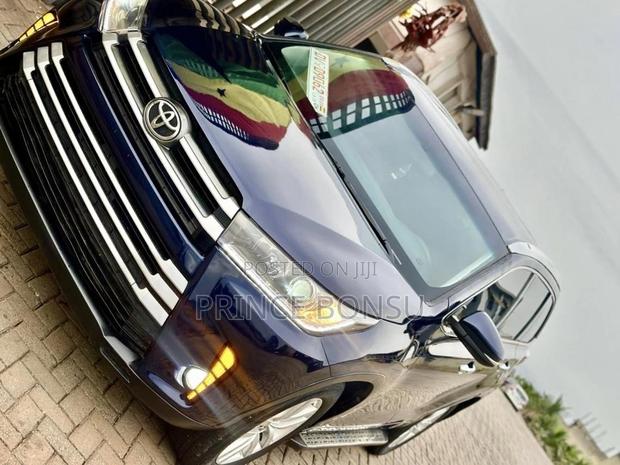 Toyota Highlander 2017 Blue