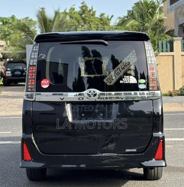 Toyota Voxy SV Premium 2014 Black