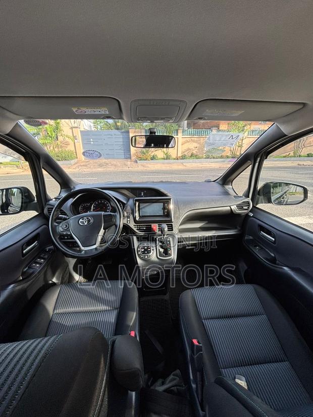 Toyota Voxy SV Premium 2014 Black