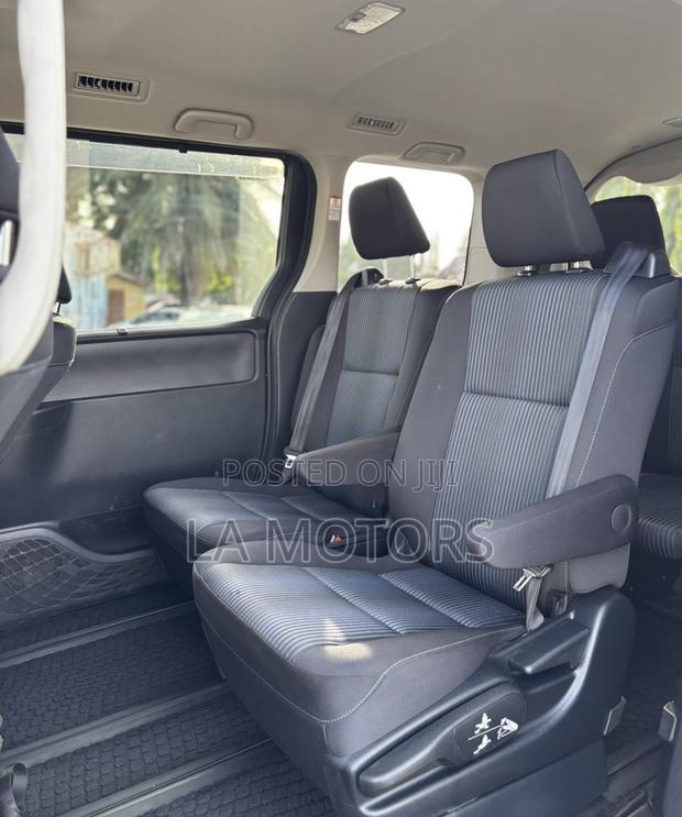 Toyota Voxy SV Premium 2014 Black