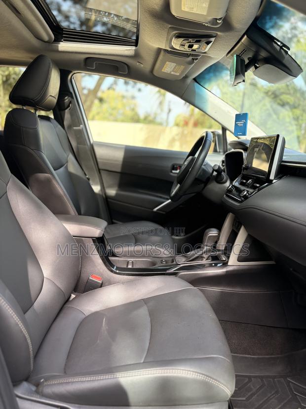 Toyota Corolla Cross XLE 4WD 2024 White