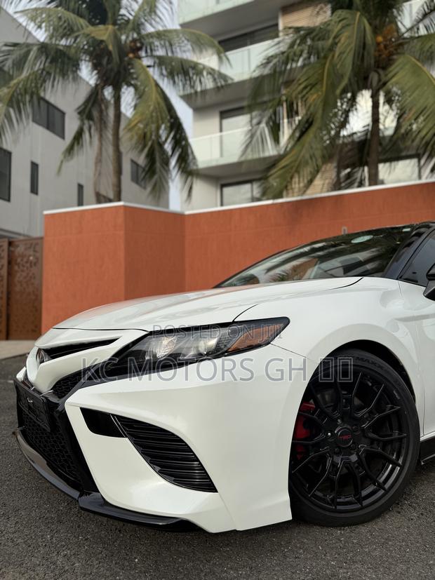 Toyota Camry TRD V6 FWD 2020 White