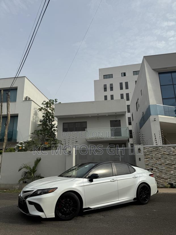 Toyota Camry TRD V6 FWD 2020 White