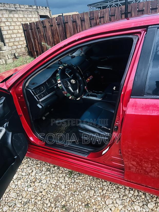 Toyota Camry LE 4dr Sedan (2.5L 4cyl 6A) 2014 Red