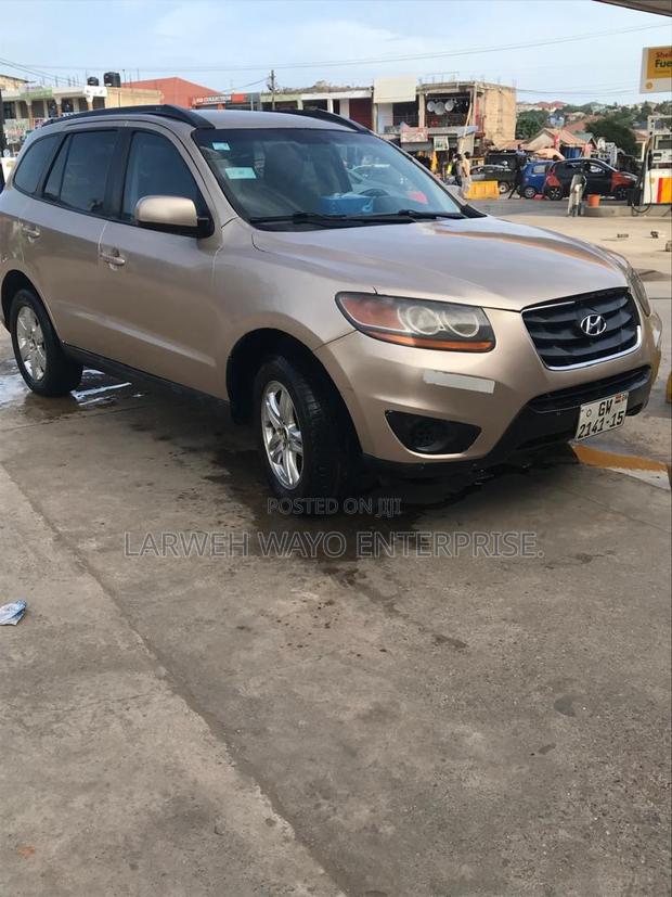 Hyundai Santa Fe 2012 Brown