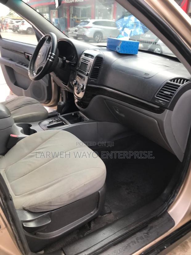 Hyundai Santa Fe 2012 Brown