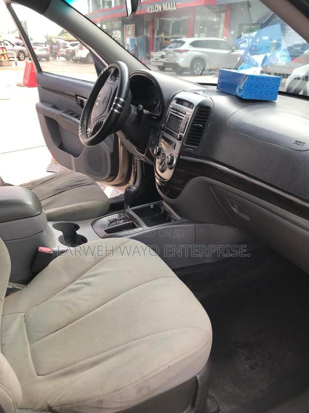 Hyundai Santa Fe 2012 Brown