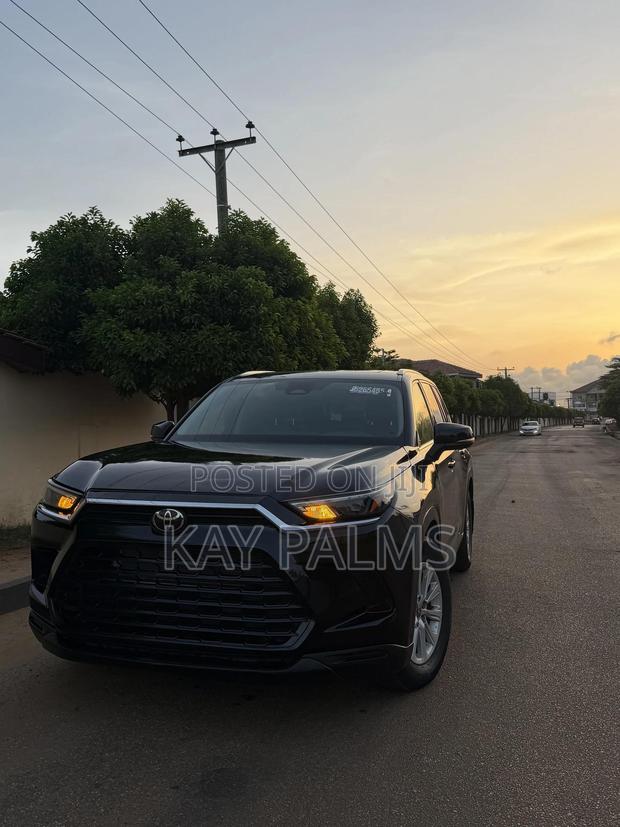 Toyota Highlander XLE AWD 2024 Black