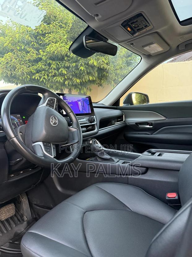 Toyota Highlander XLE AWD 2024 Black