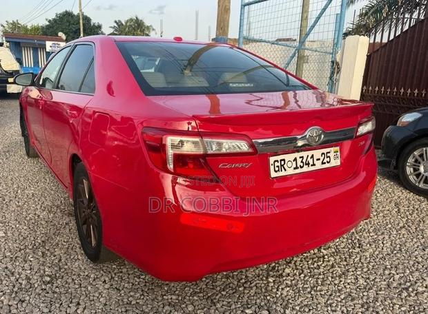Toyota Camry XLE 4dr Sedan (2.5L 4cyl 6A) 2014 Red