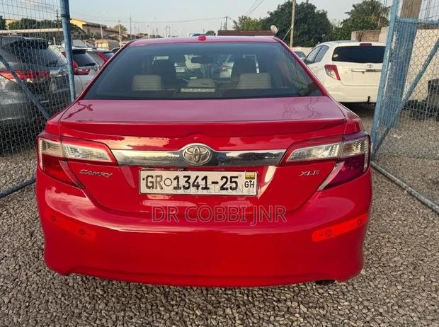 Toyota Camry XLE 4dr Sedan (2.5L 4cyl 6A) 2014 Red