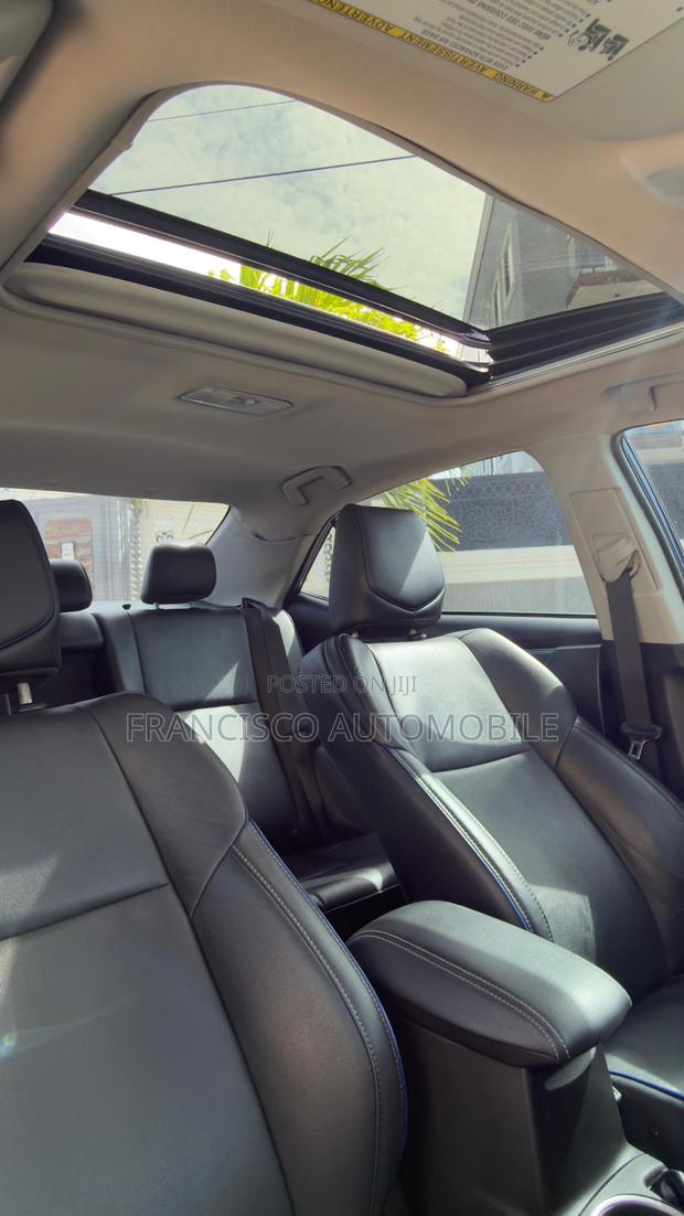 Toyota Corolla XSE (1.8L 4cyl 2A) 2019 Blue