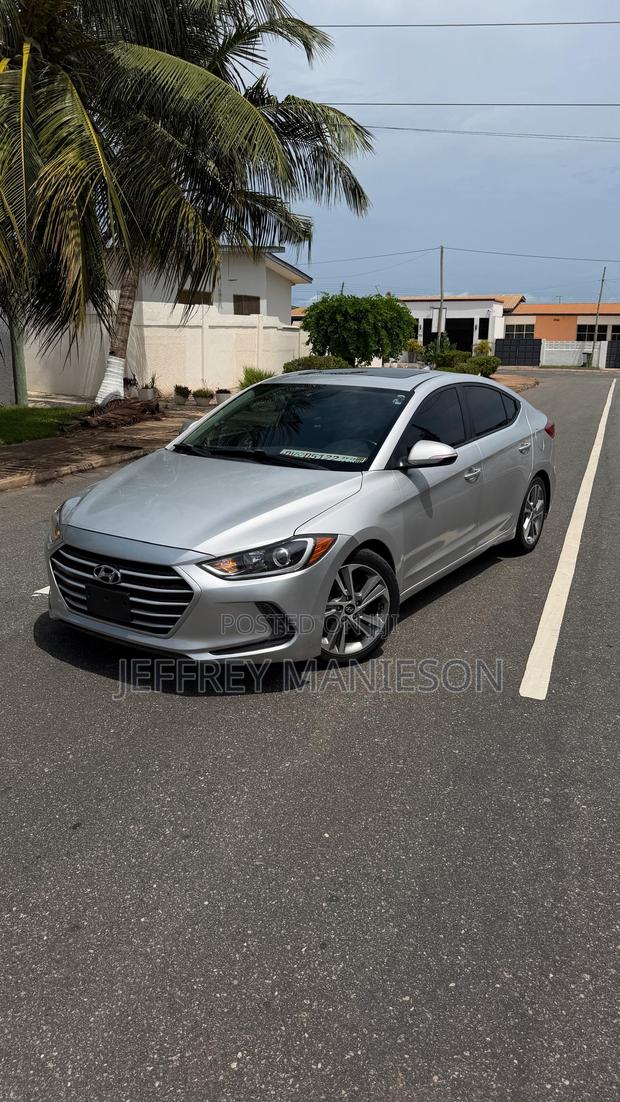 Hyundai Elantra 2018 Silver