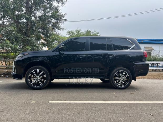 Lexus LX 570 AWD 2016 Black