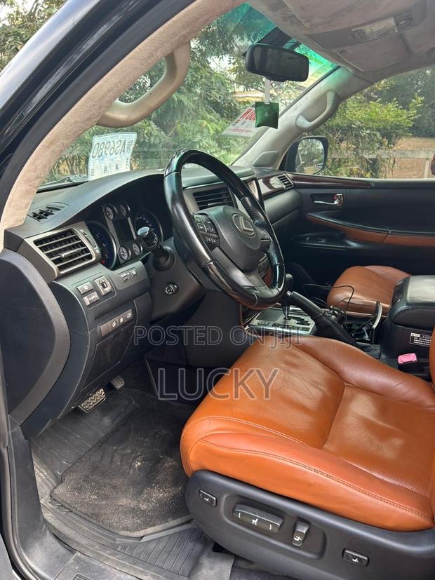 Lexus LX 570 AWD 2016 Black