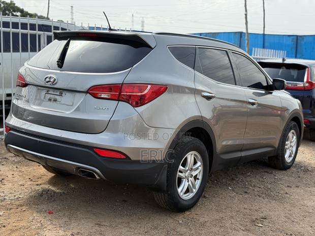 Hyundai Santa Fe SE AWD 2016 Brown