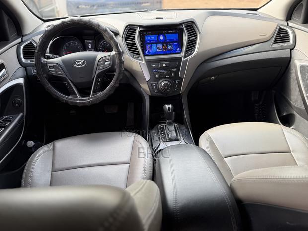 Hyundai Santa Fe SE AWD 2016 Brown
