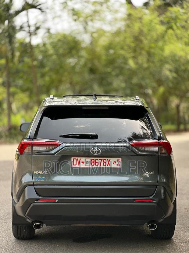 Toyota RAV4 2020 Gray