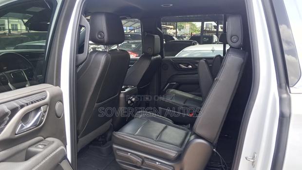 GMC Yukon Denali 4WD 2023 White