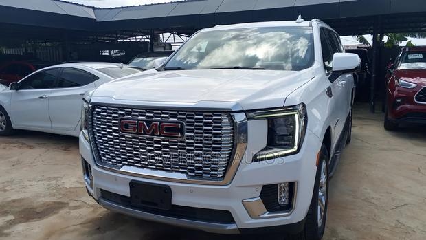 GMC Yukon Denali 4WD 2023 White