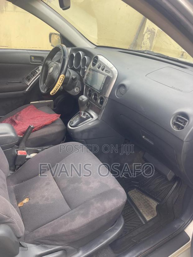 Pontiac Vibe 2006 Beige