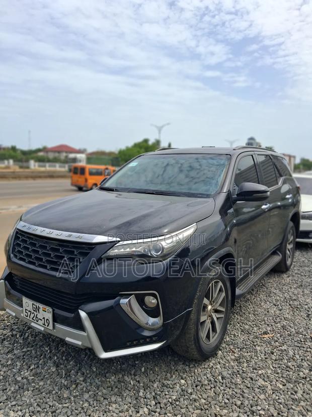 Toyota Fortuner 2.4 D AWD 2019 Black