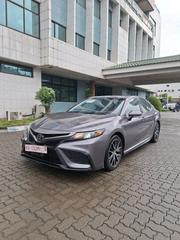 Toyota Camry SE 2021 Gray for sale