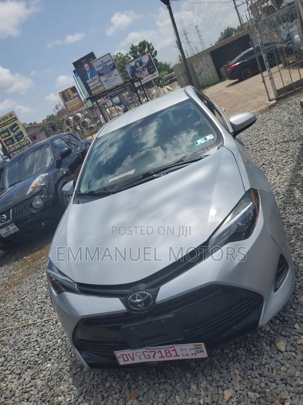 Toyota Corolla 2018 Silver
