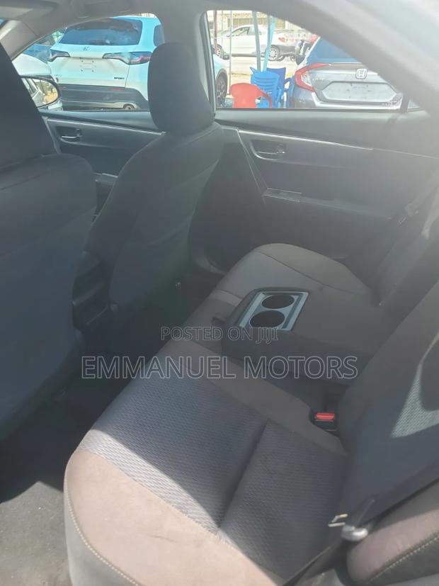 Toyota Corolla 2018 Silver