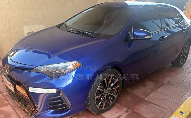 Toyota Corolla SE (1.8L 4cyl 2A) 2019 Blue