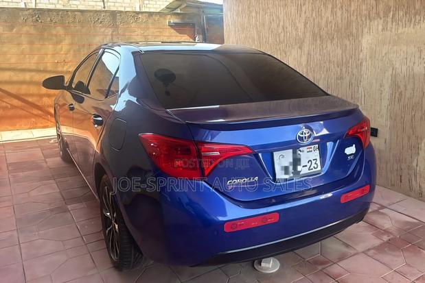 Toyota Corolla SE (1.8L 4cyl 2A) 2019 Blue