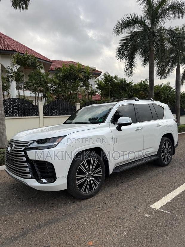 Lexus LX 600 2023 White