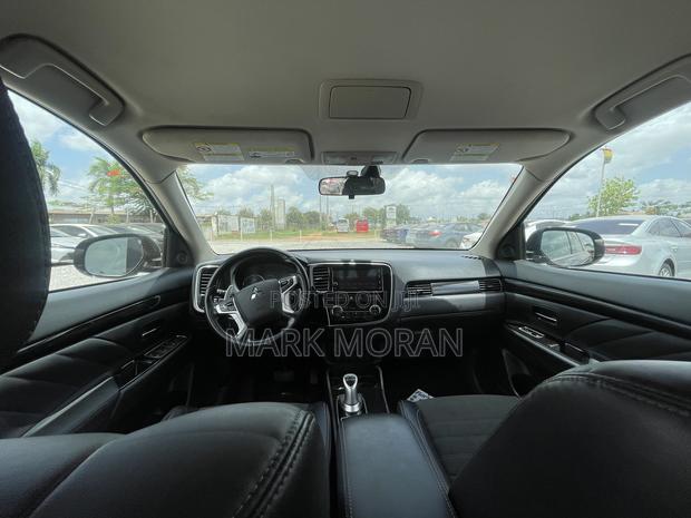Mitsubishi Outlander 2.0 PHEV AWD 2018 Black