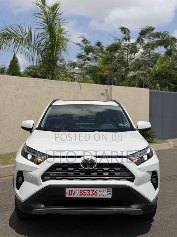 Toyota RAV4 Limited AWD 2023 White