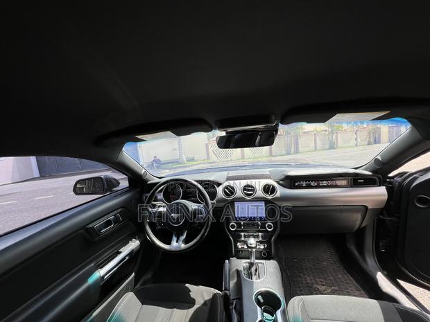 Ford Mustang EcoBoost Fastback 2020 Black