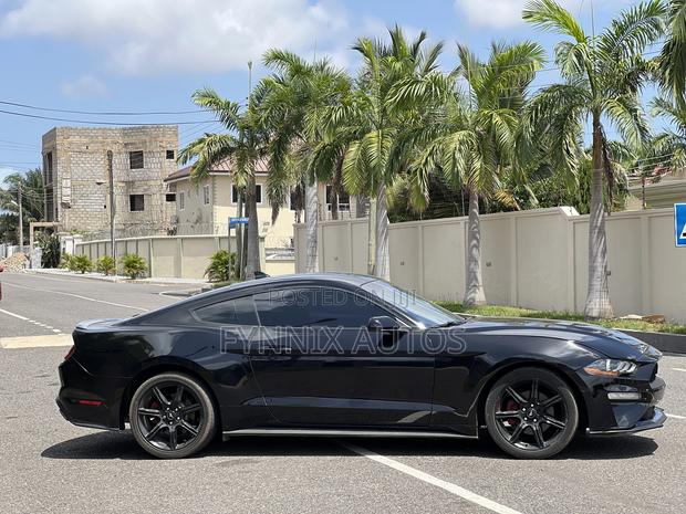 Ford Mustang EcoBoost Fastback 2020 Black