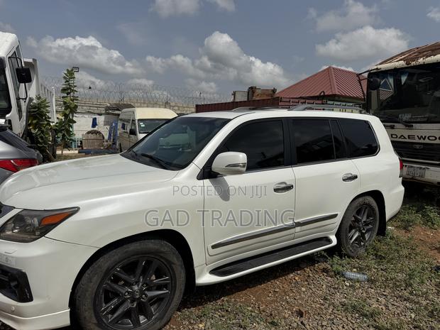 Lexus LX 2015 White