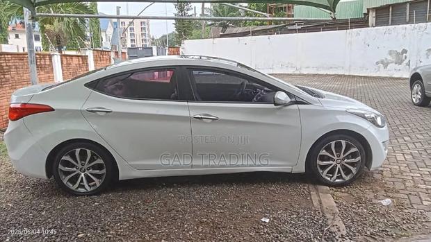 Hyundai Avante 2014 White