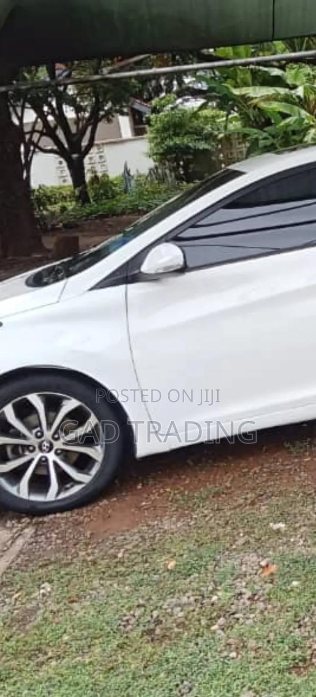Hyundai Avante 2014 White