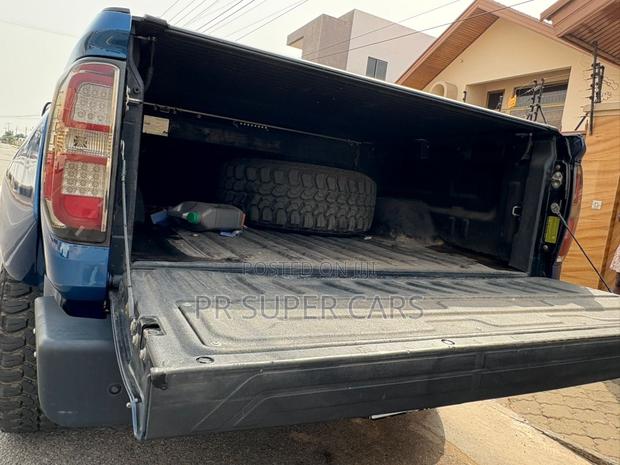 Toyota Tundra 2017 Blue